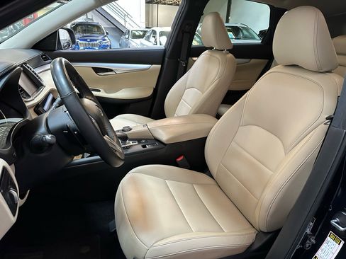 Used 2019 INFINITI QX50 Luxe image 16