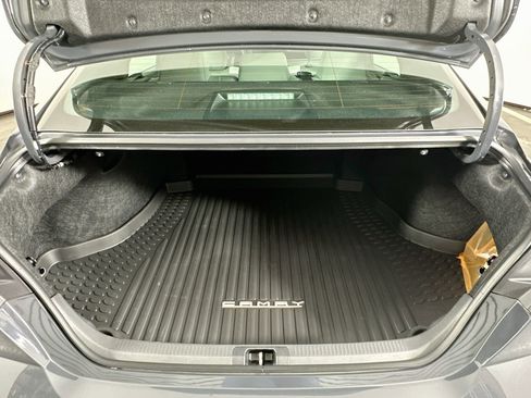 Used 2025 Toyota Camry SE FWD image 29