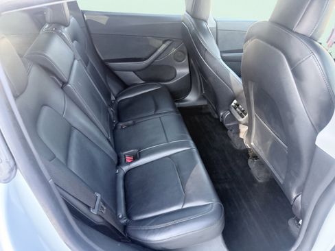 Used 2022 Tesla Model Y Long Range image 45