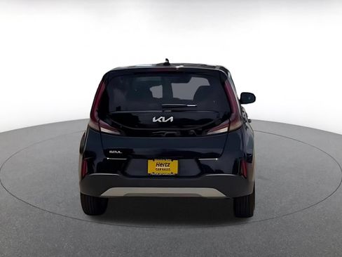 Used 2025 Kia Soul LX w/ LX Technology Package FWD image 12