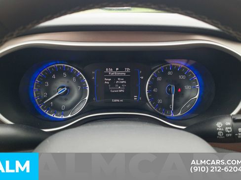 Used 2023 Chrysler Voyager LX FWD image 13