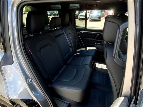 Used 2024 Land Rover Defender 110 X image 19