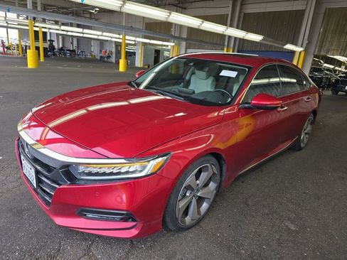 Used 2018 Honda Accord Touring image 2