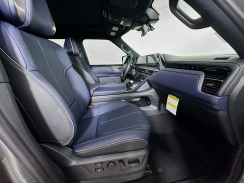 New 2026 INFINITI QX80 4WD w/ Sport Exterior Package image 36