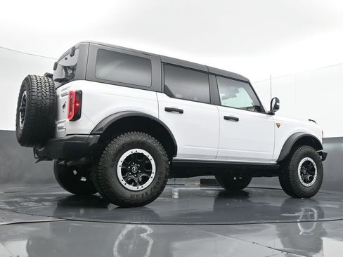 New 2025 Ford Bronco Badlands image 48