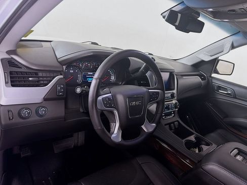 Used 2017 GMC Yukon SLT AWD/4WD image 10