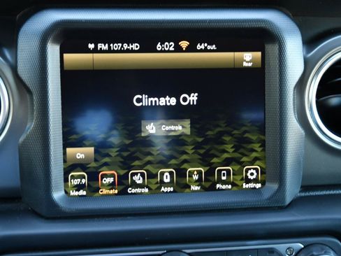 Used 2023 Jeep Wrangler Unlimited Rubicon 4xe w/ Cold Weather Group AWD/4WD image 14