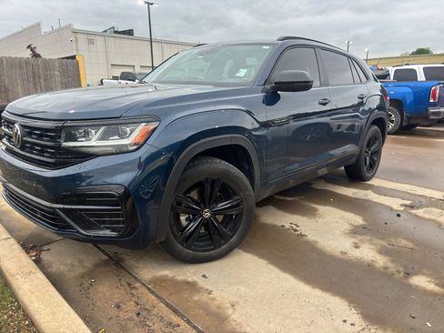 Used 2023 Volkswagen Atlas Cross Sport SEL R-Line image 2