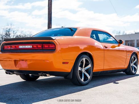 Used 2014 Dodge Challenger R/T RWD image 8
