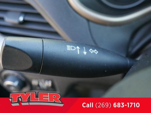 Used 2015 Jeep Cherokee Latitude w/ Cold Weather Group image 26