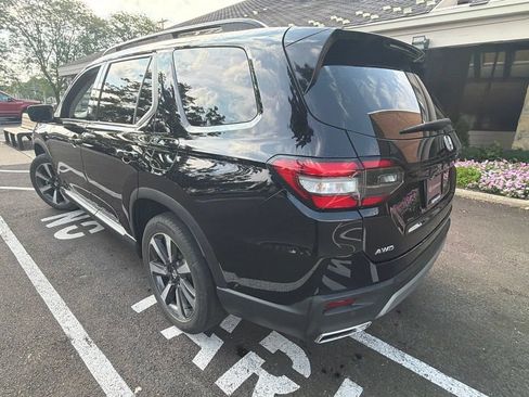 Used 2025 Honda Pilot Touring image 14