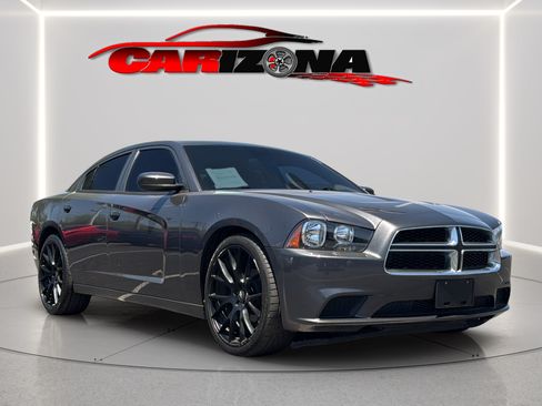 Used 2014 Dodge Charger SE RWD image 1