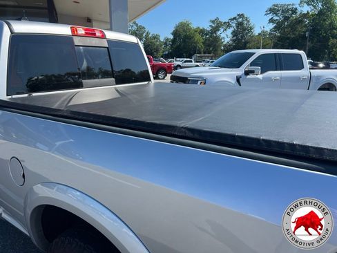 Used 2017 RAM 1500 Laramie w/ Convenience Group AWD/4WD image 9