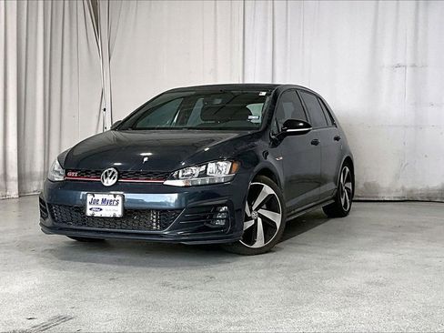Used 2021 Volkswagen Golf 4-Door image 2