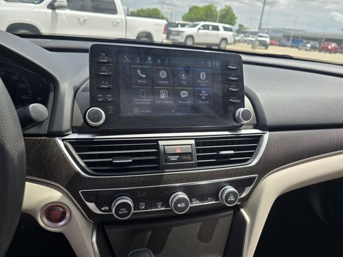 Used 2020 Honda Accord EX image 11