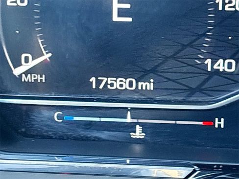 Used 2024 GMC Sierra 1500 Elevation image 12