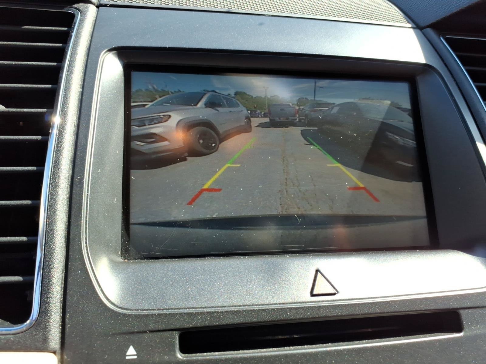 Used 2015 Ford Taurus SEL w/ Equipment Group 201A FWD image 16