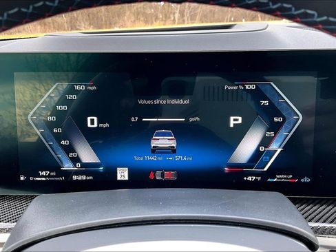 Used 2025 BMW X7 M60i w/ Climate Comfort Package image 20