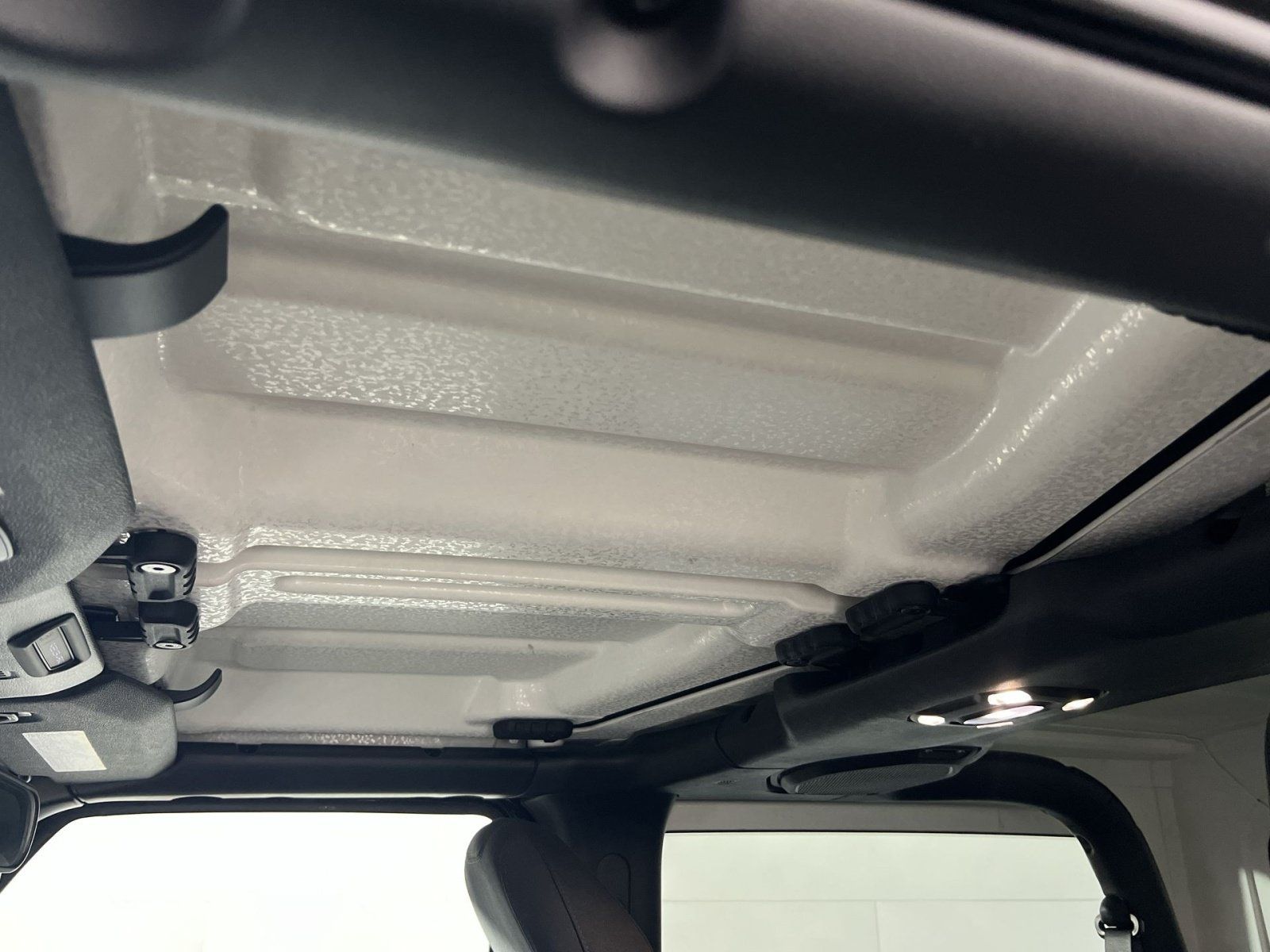 Used 2019 Jeep Wrangler Sport AWD/4WD image 24