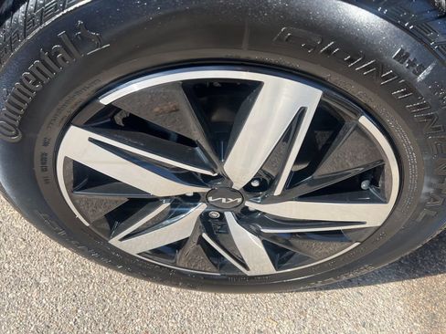 Certified 2023 Kia Sorento EX w/ Panoramic Sunroof Package image 38