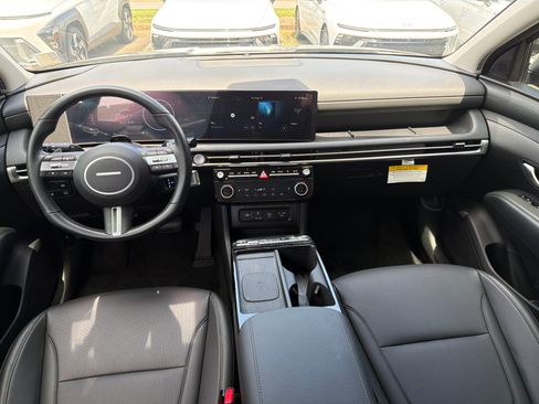 Certified 2025 Hyundai Tucson SEL AWD/4WD image 2