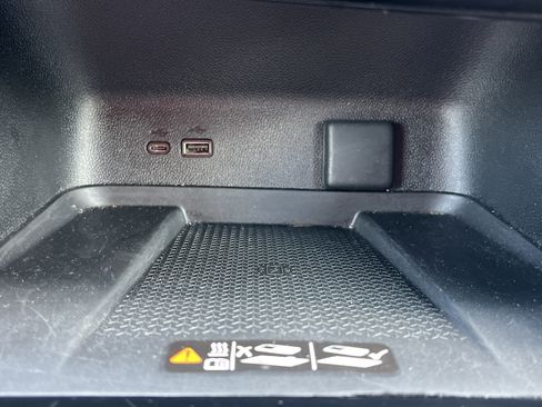 Used 2024 Chevrolet Traverse LT AWD/4WD image 7