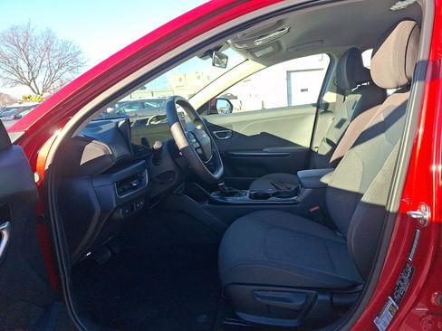 Used 2025 Kia K4 LXS image 12