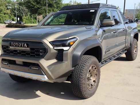 Used 2024 Toyota Tacoma 4x4 Double Cab Hybrid image 8