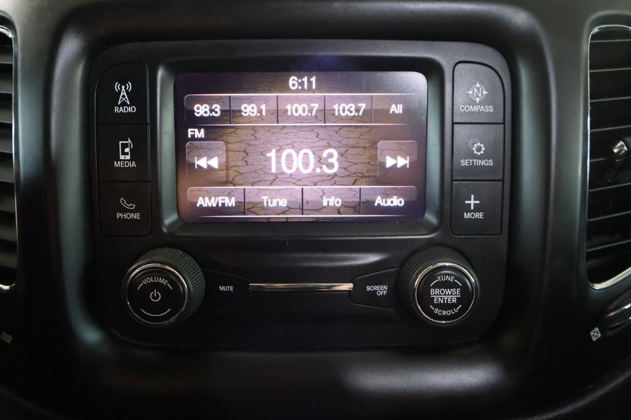 Used 2018 Jeep Compass Latitude FWD image 32