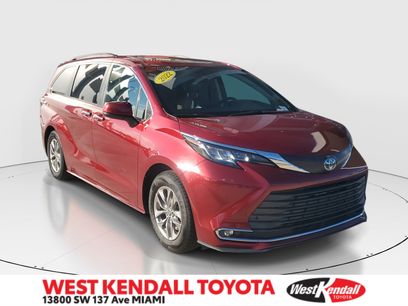 Used 2022 Toyota Sienna XLE