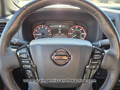 Used 2022 Nissan Frontier Pro-X image 11