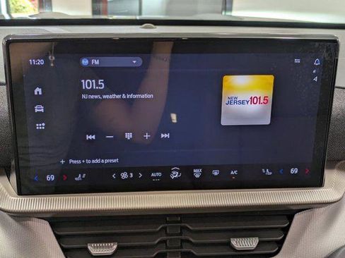 Certified 2025 Ford Explorer Active image 11