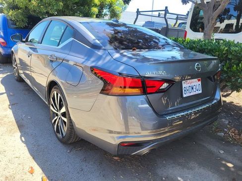 Used 2019 Nissan Altima 2.5 SR FWD image 2