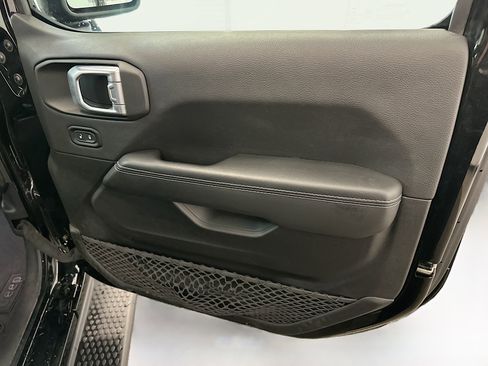 Used 2023 Jeep Wrangler Sahara w/ Cold Weather Group image 33