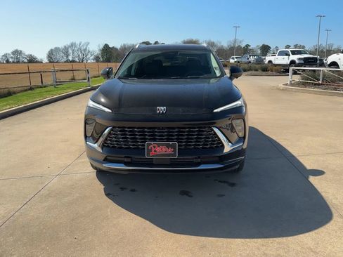 New 2025 Buick Envision Avenir image 3