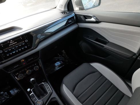 Certified 2024 Volkswagen Taos SEL image 11