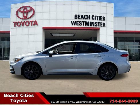 Certified 2025 Toyota Corolla SE w/ SE Premium Package FWD image 7