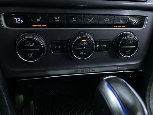 Used 2016 Volkswagen e-Golf SEL Premium image 25