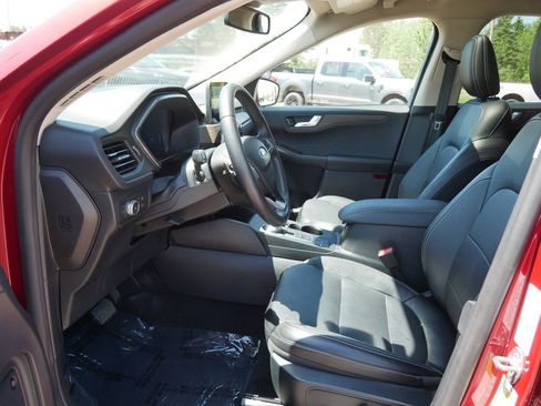 Certified 2020 Ford Escape Titanium AWD/4WD image 10