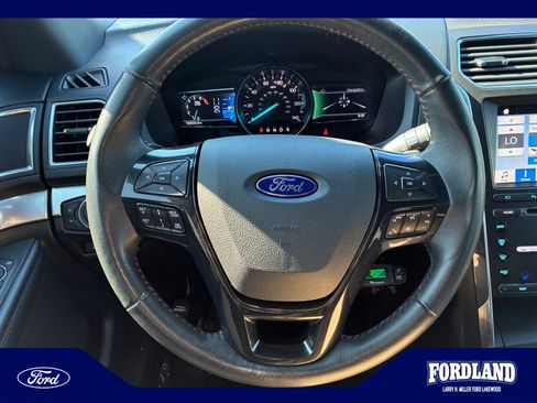 Used 2018 Ford Explorer Sport w/ Equipment Group 401A AWD/4WD image 9