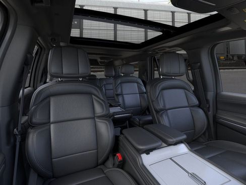 New 2026 Lincoln Navigator L Reserve AWD/4WD image 10