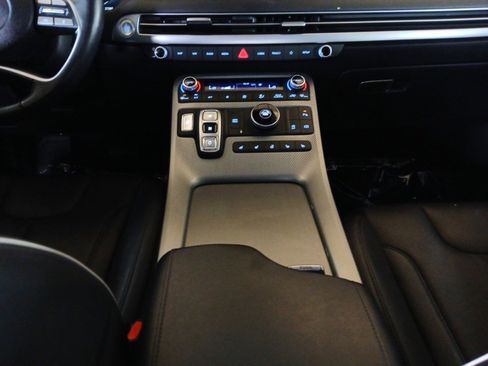 Used 2024 Hyundai Palisade SEL w/ Premium Package image 11