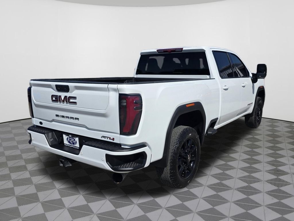 Used 2025 GMC Sierra 2500 AT4 AWD/4WD image 8