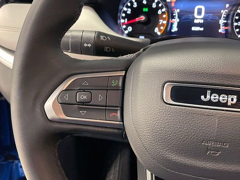 Used 2025 Jeep Compass Limited image 30