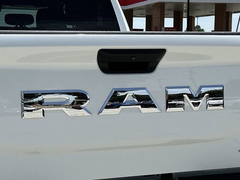 Used 2025 RAM 2500 Tradesman w/ Chrome Appearance Group AWD/4WD image 7