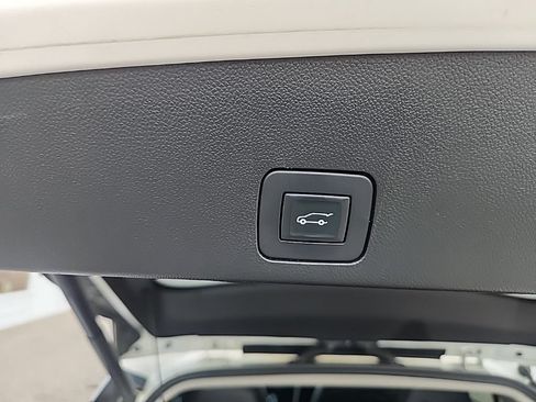 Certified 2020 Buick Encore GX Essence FWD image 10