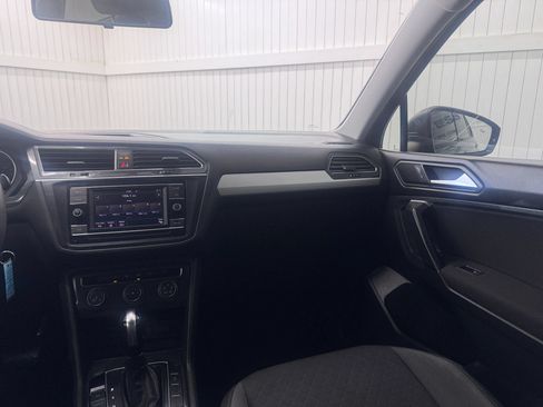 Used 2019 Volkswagen Tiguan S w/ Driver Assistance Package FWD image 17