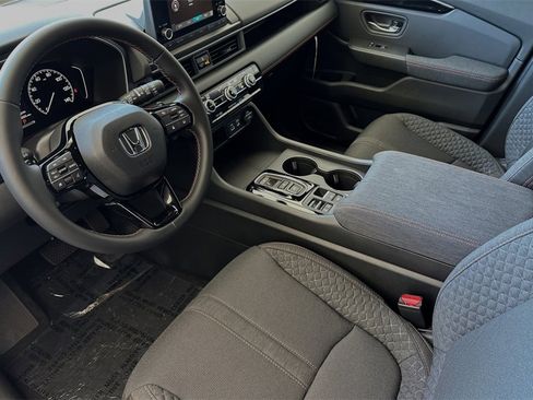 New 2025 Honda Pilot Sport image 10