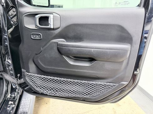 Used 2018 Jeep Wrangler Sport AWD/4WD image 34