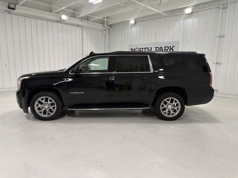 Used 2019 GMC Yukon XL SLT w/ Open Road Package RWD image 2